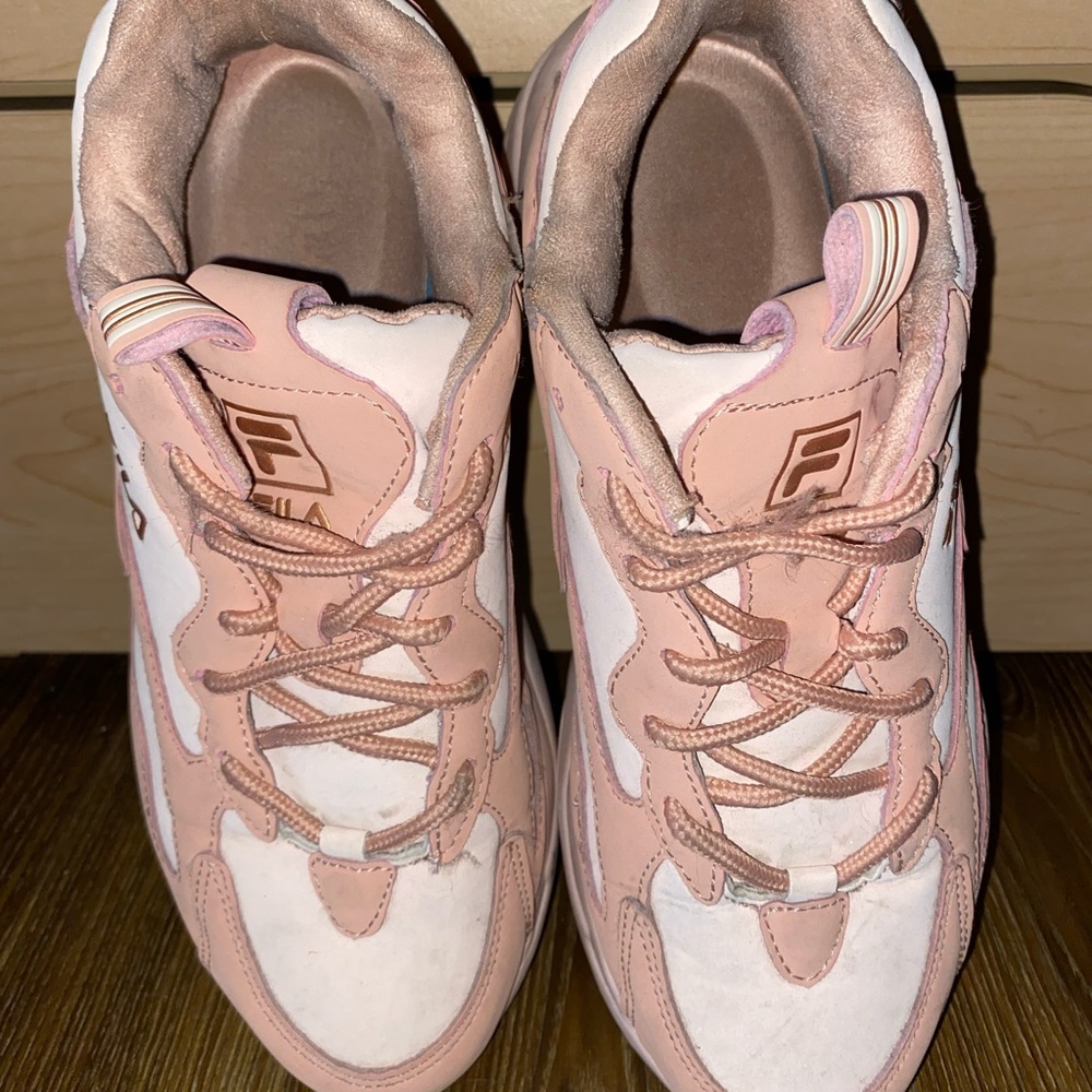 Pink Fila Disruptors (8.5 Women’s)